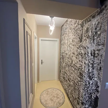 Saranda Apartamento Polisi i Vogel